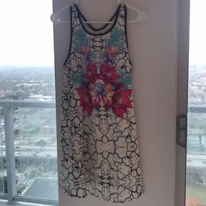 Sleeveless marble-pattern dress